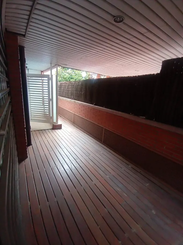 Planta baja de 2 habitaciones con piscina comunitaria para reformar — 8