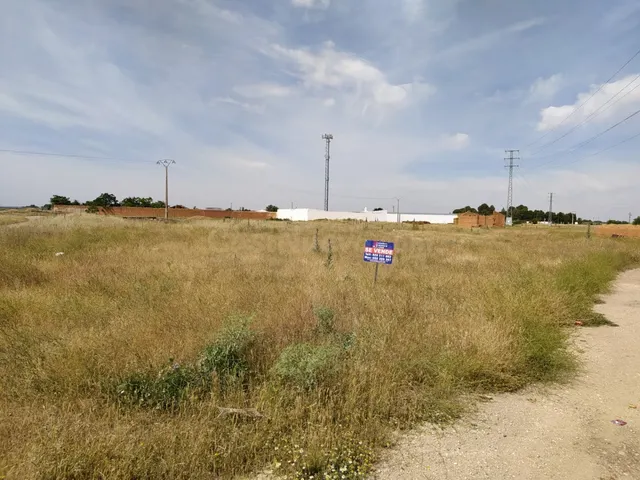 Se vende solar de 4242m2 en camino Santa Maria / Poligono 20