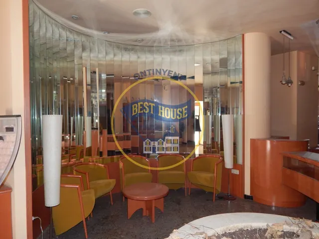 ¡¡OPORTUNIDAD!! LOCAL COMERCIAL EN ZONA TRANSITADA — 2