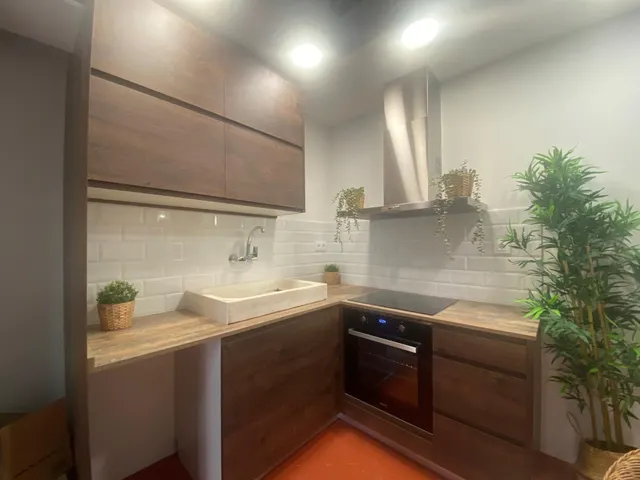 ESTUPENDO APARTAMENTO REFORMADO AL LADO DE SAGRADA FAMILIA — 23