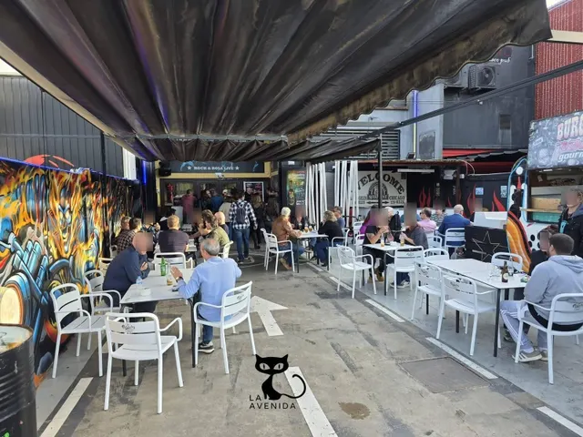 Pub en funcionamiento | 6.000 € netos/mes | licencia definitiva | Valencia — 8