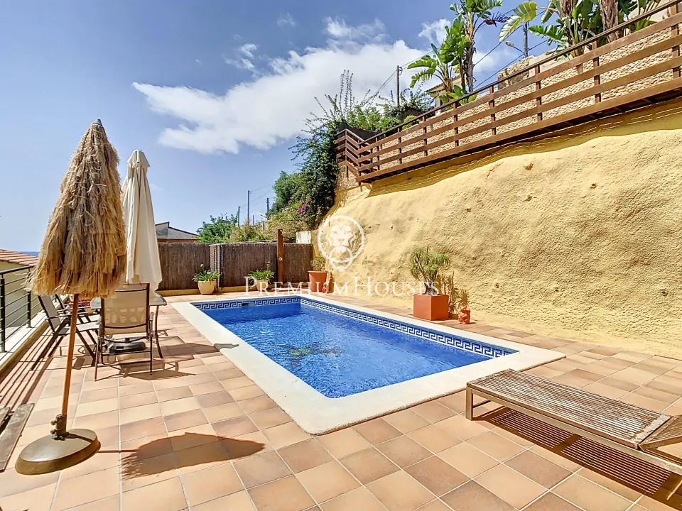 Casa en venta con vistas al mar y licencia turística