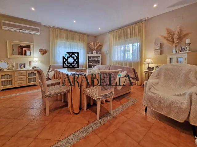 MAGNÍFICO CHALET EN LA ZONA DE VILLARRUBIA NO HIPOTECABLE - foto 4