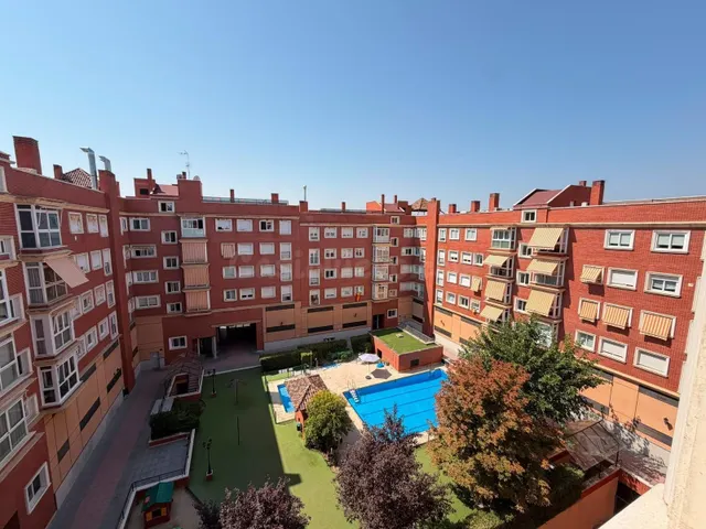 ÁTICO EXCLUSIVO CON VISTAS AL PARDO CON 4 habitaciones.