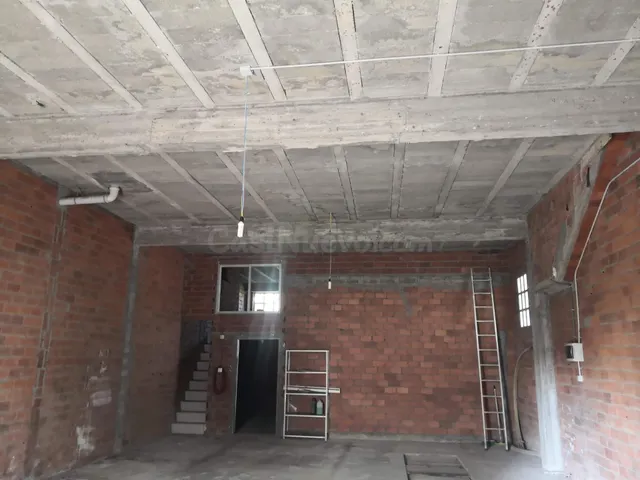 Se vende bajo en el centro de Coristanco