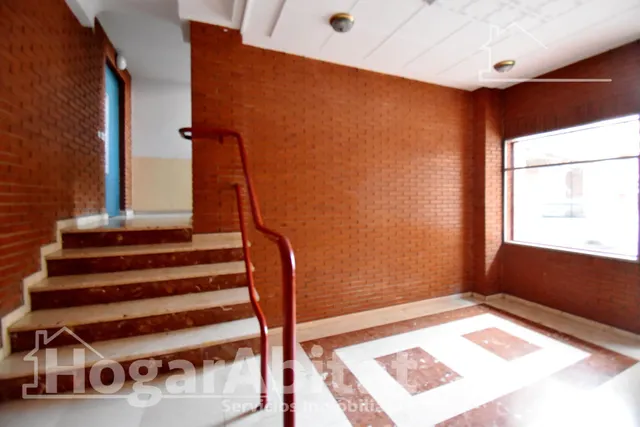 Bonito, luminoso y reformado con gran terraza, balcón y ascensor, cerca del centro — 36
