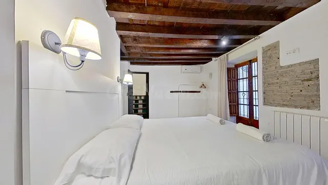 Edificio turístico con cambio de uso a Hostal — 5