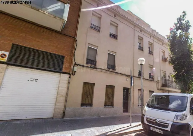 Se vende Piso OKUPADO en Josep Maria De Sagarra 23 Hospitale