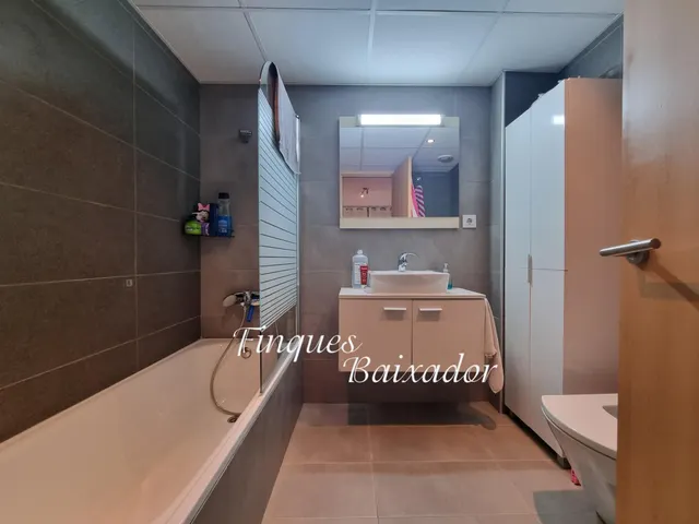 ¡BONITO PISO EN EL CENTRO CON 3 HABS. Y 2 BAÑOS, CON AMPLIA TERRAZA CON BARBACOA! — 16
