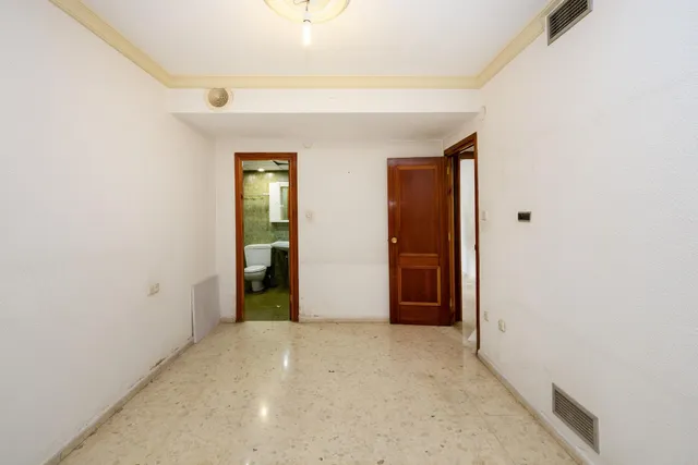 TU NUEVO PISO EN ALHAMAR TE ESTA ESPERANDO — 23