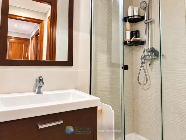 Piso con gran patio privado, terraza, parking y trastero en Tossa de Mar — 26