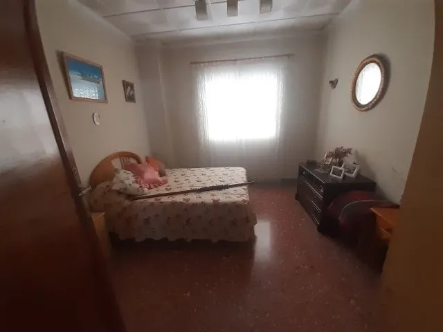 Casa vallada en la ciudad — 37
