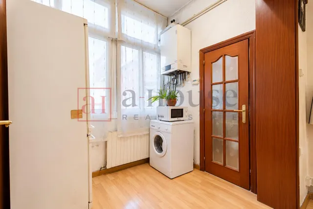 Piso listo para entrar a vivir con balcón y doble orientación en el poblenou — 8