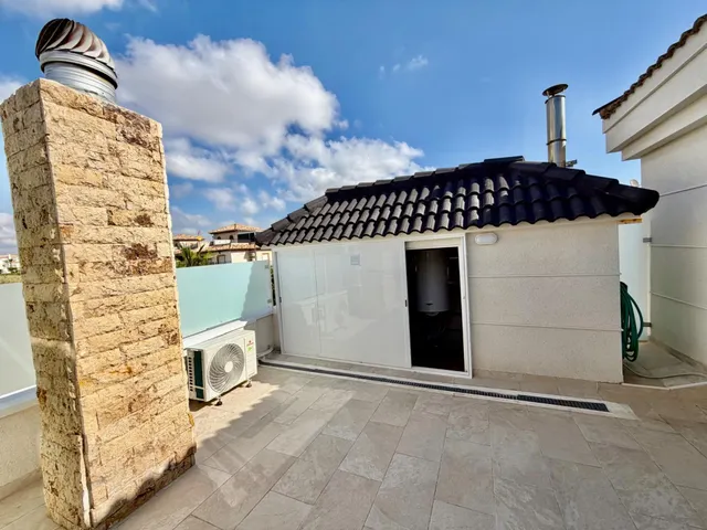 Casa 4 habitaciones 189m² en venta - La Zenia — 34
