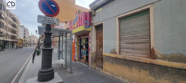 Local Comercial en Venta y Alquiler en Guardamar del Segura  - foto 2