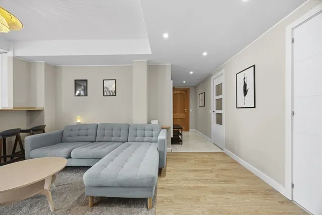 Recently Renovated 3 Bedroom Apartment in Torrequebrada — 9