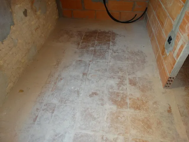 Piso para reformar a tu gusto - 3 dormitorios - 3 calles - Ventanas nuevas — 23