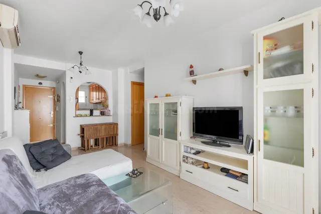 Apartamento de 2 dormitorios con piscina, garaje y trastero  - foto 4