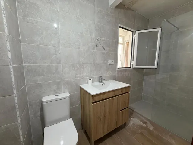 Amplia vivienda de 4 dormitorios en el centro de San Juan de Alicante — 5