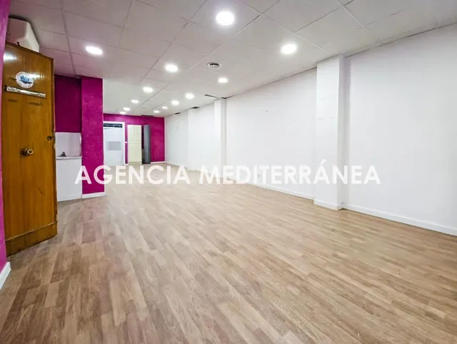 LOCAL EN VENTA FRENTE AL MERCADO DEL CABAÑAL, VALENCIA