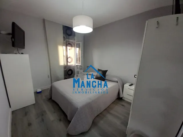 INMOBILIARIA LA MANCHA VENDE CASA BAJA CON TERRAZA Y PISCINA EN MADRIGUERAS ( ALBACETE ). — 29