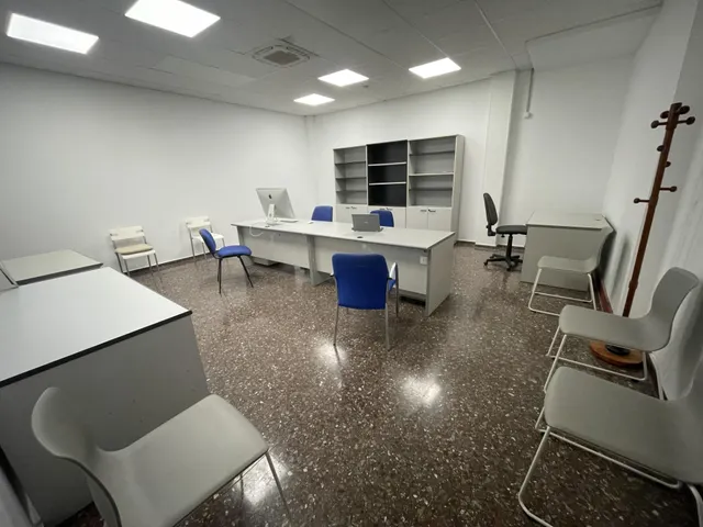 LOCAL COMERCIAL A ROQUETES DE 195m2 — 15