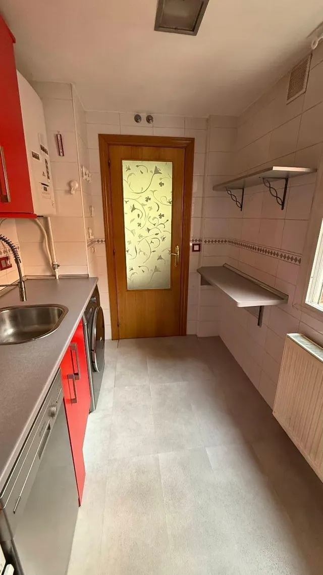 Amplio Piso en el Corazón del Casco Histórico de Vallecas — 12