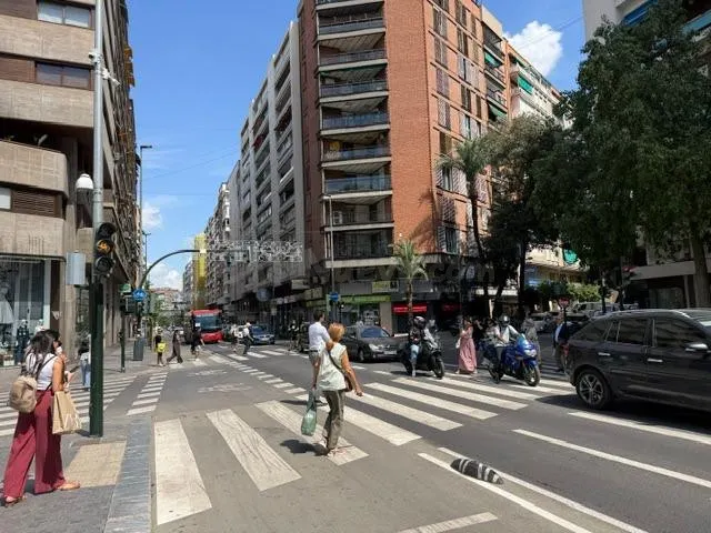 VENTA OFICINA ENTRESUELO, MUY CENTRICA JUNTO PLAZA FUENSANTA - foto 5