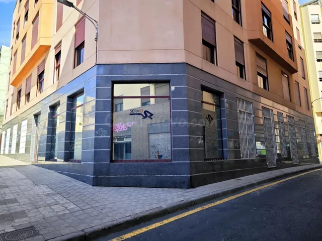 ¡LOCAL COMERCIAL EN ALQUILER CON EXCELENTE VISIBILIDAD!
