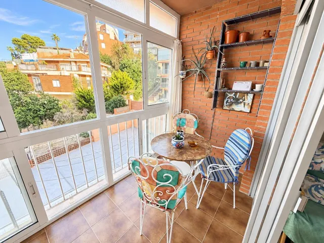 APARTAMENTO CON VISTAS AL MAR, GARAJE Y TRASTERO EN EL CENTR - foto 3