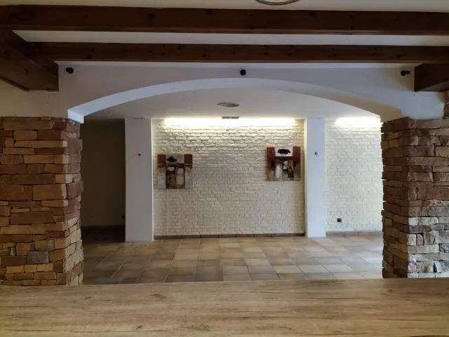 EN VENTA LOCAL COMERCIAL CON INQUILINOS — 32