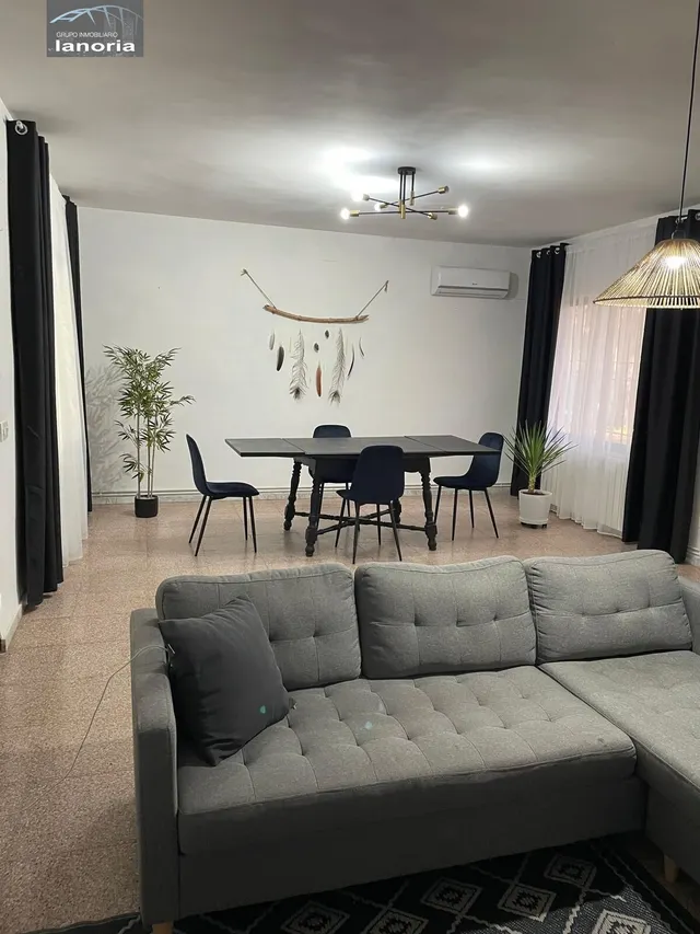 Grupo la Noria Vende Chalet de 7 dormitorios y piscina, zona urbanización los pinares del jucar. — 11