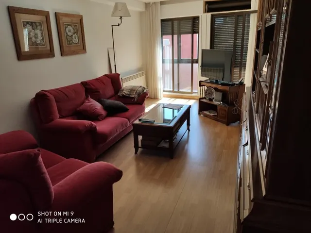 SE VENDE PISO DE 83 M2, REFORMADO Y AMUEBLADO EN VALENCIA DE DON JUAN. POCA COMUNIDAD — 3