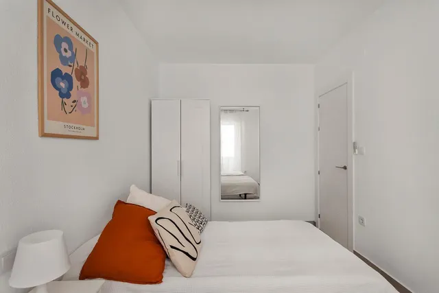 Apartamento reformado y espacioso (aprox. 101 m2 - 1.ª planta) con balcón orientado al sureste ¡y a tan solo 175 m de la Playa de los Locos! — 27