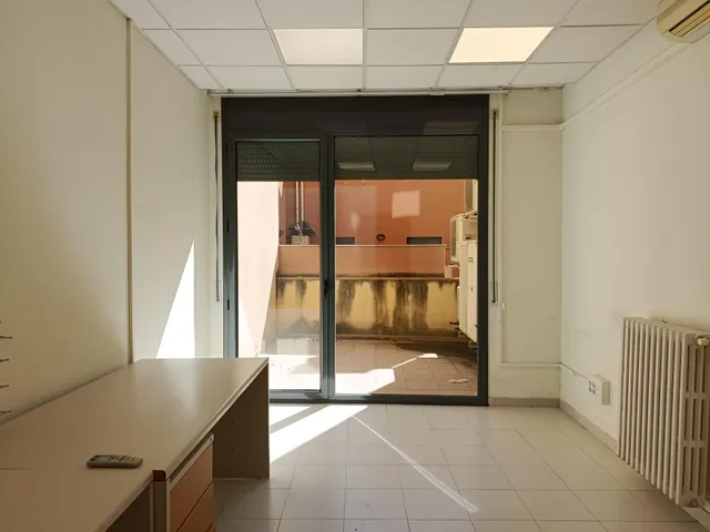 Local de grandes dimensiones en la Plaça Major de Manresa — 21