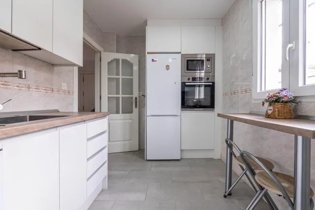 Encantadora Casa Reformada en Ogijares con Vistas y Espacios para Disfrutar — 10