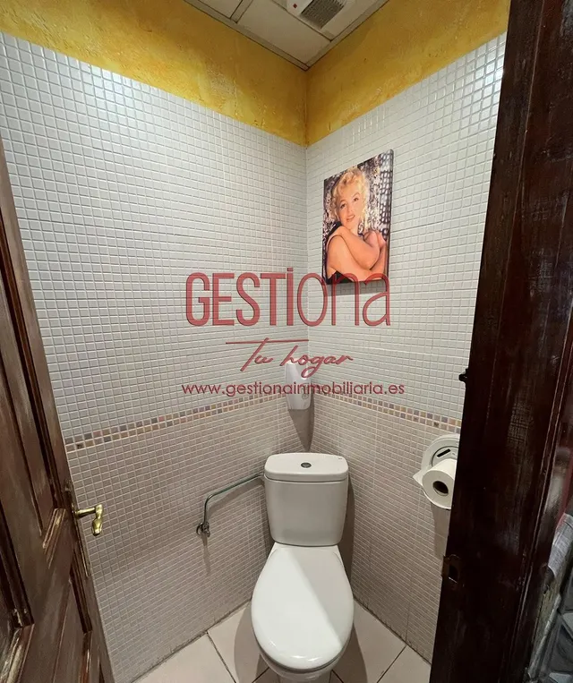 **Oportunidad Única: Bar-Restaurante en Pleno Funcionamiento** — 10