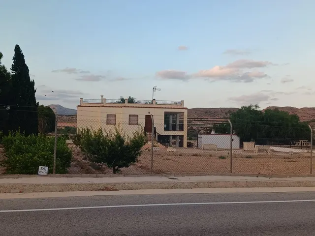 GRAN FINCA EN VENTA EN ASPE. — 4