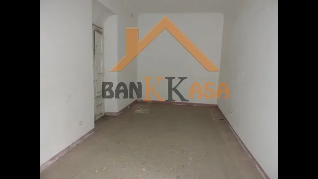 SE VENDE CASA ANTIGUA EN BERJA ZONA MERCADO DE ABASTOS — 32