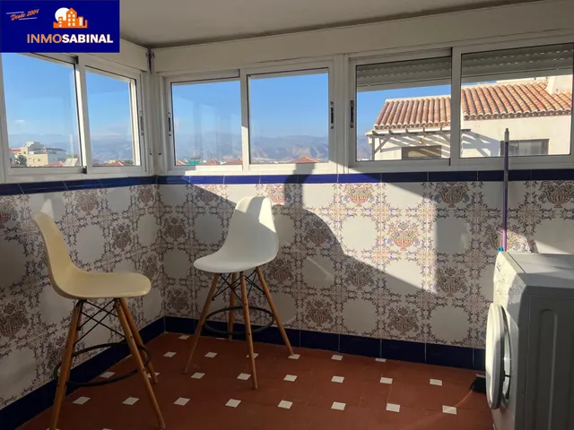 Impresionante Piso en Primera Línea de Playa en La Romanilla, Roquetas de Mar por €310.000 — 33