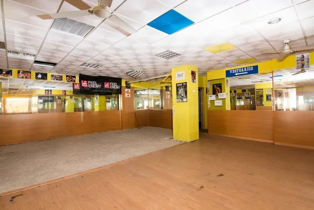 Local comercial en el centro (Plaza Gran Capitán) — 7