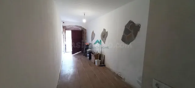 Se vende local en Laredo — 3