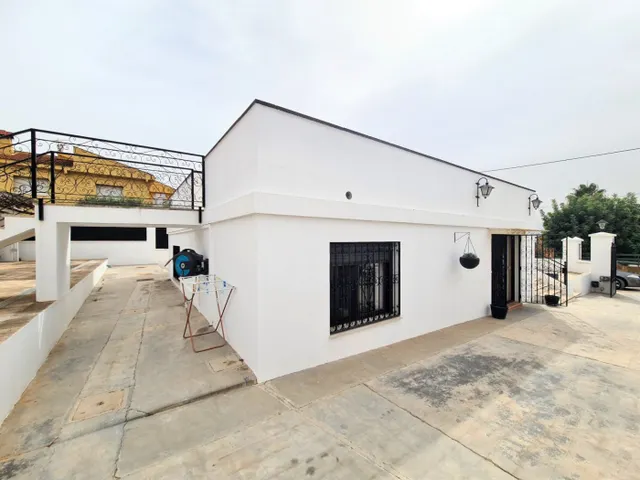 PRECIOSO CHALET CON PISCINA, CASA DE INVITADOS Y GRANDES TERRAZAS JUNTO A LLÍRIA — 19
