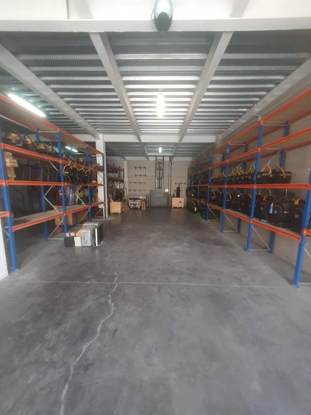 Se vende nave industrial en P.I La Palmera — 16