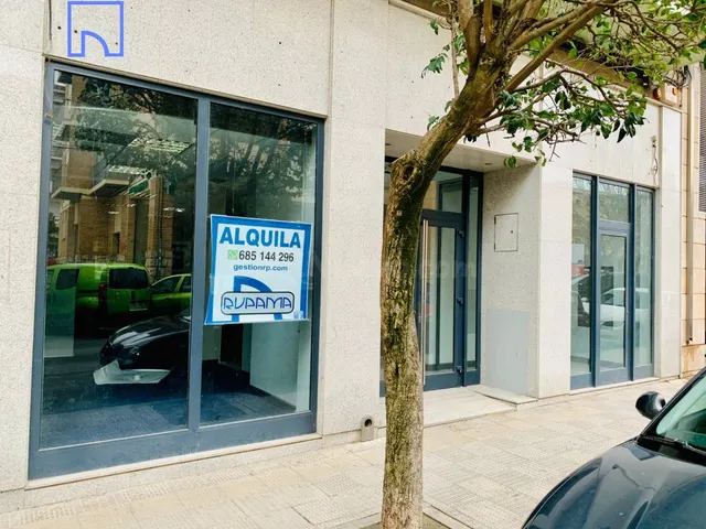 LOCAL COMERCIAL EN AVDA. SANTA ANA