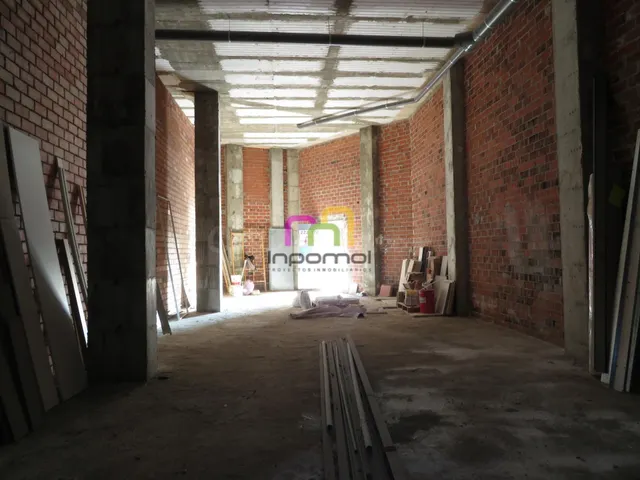 ¡LOCAL COMERCIAL EN PLENA AVENIDA; SAN ROQUE! - foto 4