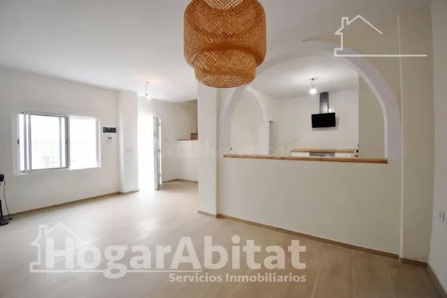 ¡DISFRUTA DE UNA CASA REFORMADA Y LUMINOSA CON IMPRESIONANTE - foto 2