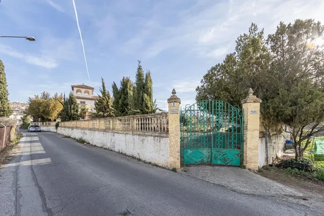 CASA CON MÁS DE 4000 METROS DE PARCELA EN MONACHIL — 47