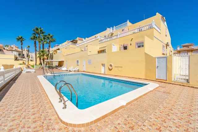ADOSADO DE 2 DORMITORIOS 2 BAÑOS EN ORIHUELA COSTA (ALICANTE) — 39