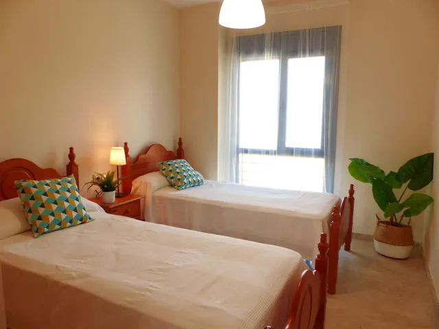 PISO EN COSTA BALLENA CON PISCINA, PADEL, GARAJE Y TRASTERO — 21